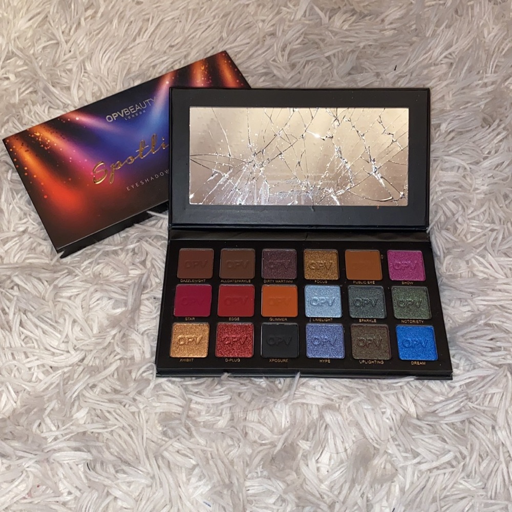 OPVBEAUTY London Spotlight Eyeshadow Palette - Picture 4 of 7